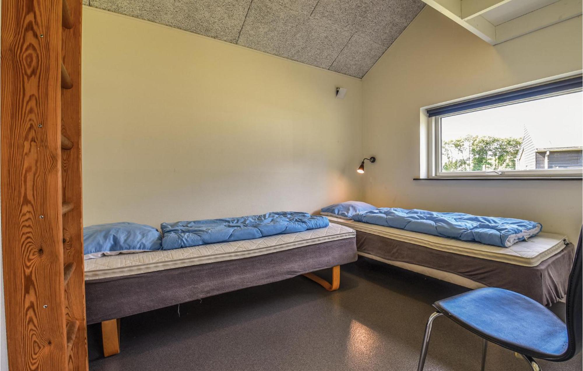 Awesome Home In Spjald With Wifi 외부 사진